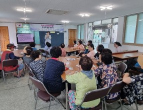 ❍ 교육기간 : 2024. 7. 17. 14:00 ❍ 교육장소 : 대동면 안막2구 마을 ❍ 참석대상 : 마을주민, 대동중학교 학생자치회 등 20여명 ❍ 교육내용 : 불법쓰레기 투기 및 불법 주정자 현황 조사 후 꽃길 조성계획 수립 및 마을 홍보 방안 구상 등❍ 주최/주관 : 김해시지속가능발전협의회/대동면 안막2구 마을